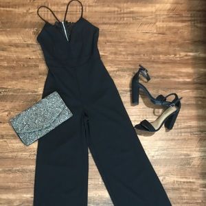 𝐵𝐿𝐴𝐶𝐾 𝑅𝑂𝑀𝑃𝐸𝑅